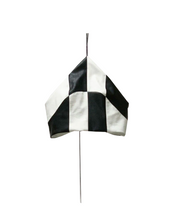 Load image into Gallery viewer, Kijun - Triangle Chess Top